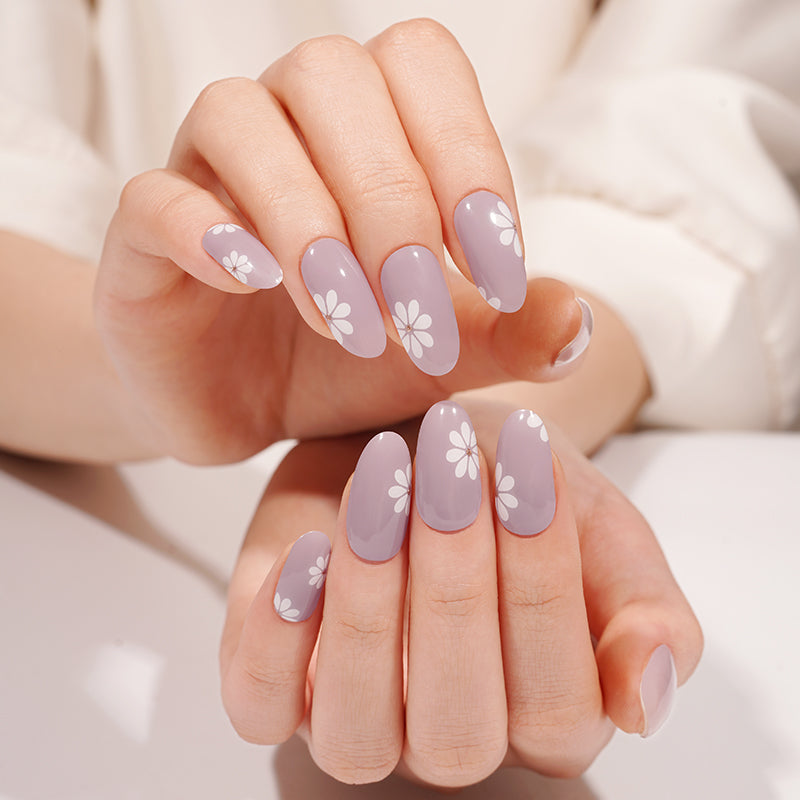 Stickers ongles en gel Lilwen gris transparent avec fleurs blanches