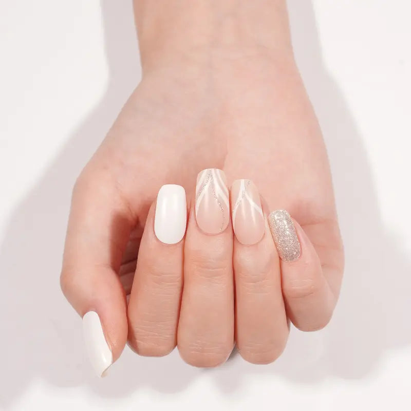 Stickers ongles en gel Serflora Geeli House avec beige mat, blanc et paillettes grises