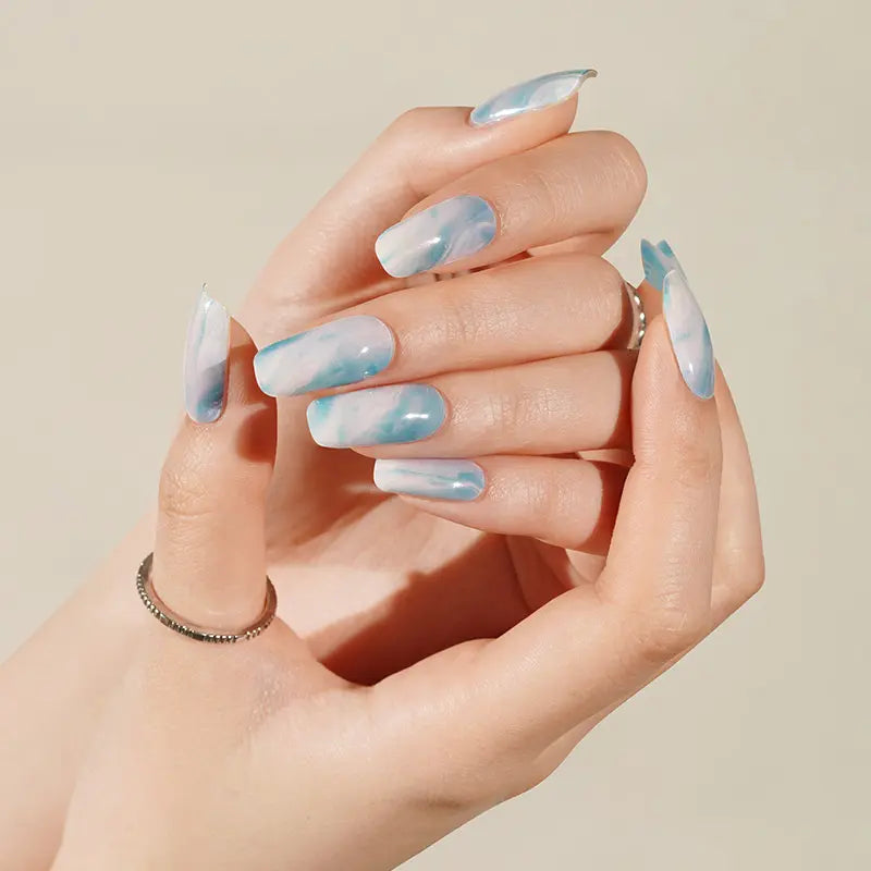 Stickers ongles en gel Olym Geeli House avec bleu intense et blanc effet vague