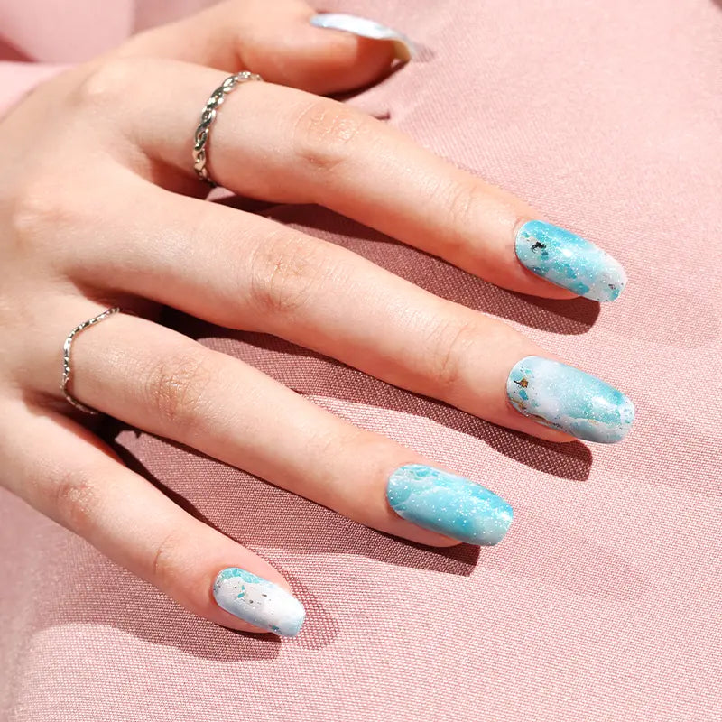 Stickers ongles en gel Sandiva Geeli House avec effet marbre blanc, bleu et lignes brunes