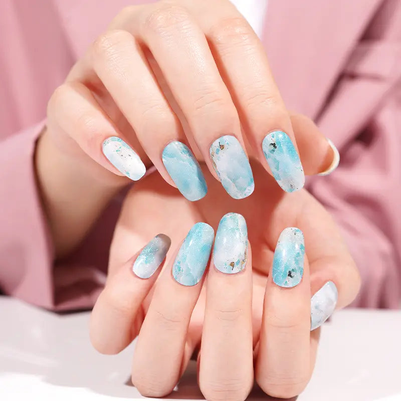 Stickers ongles en gel Sandiva Geeli House avec effet marbre blanc, bleu et lignes brunes